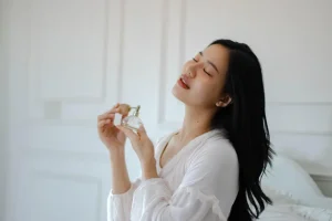 How to Apply Perfume Correctly